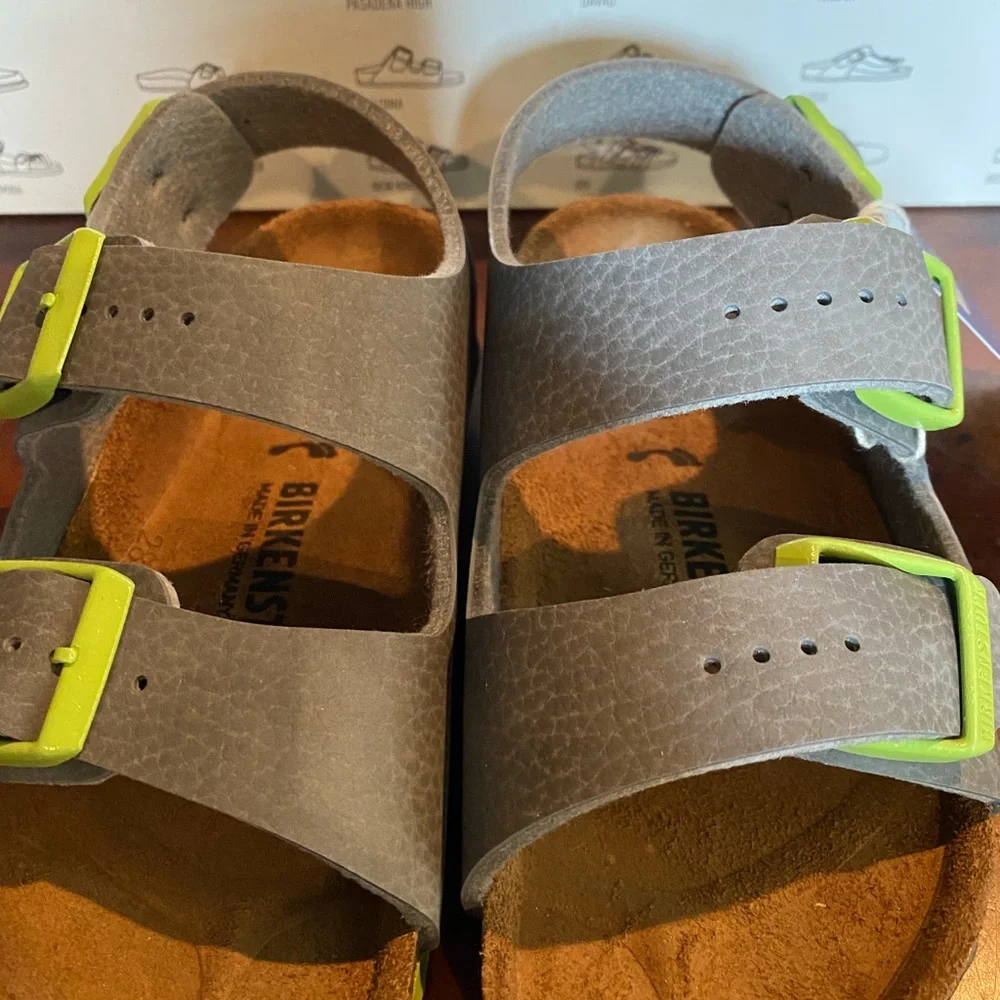 Birkenstock Milano kids rare color combo shoes Size 8 Lightly Worn Back Strap